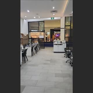 Cần sang lại shop nail ở Melbourne nằm trong shopping centre